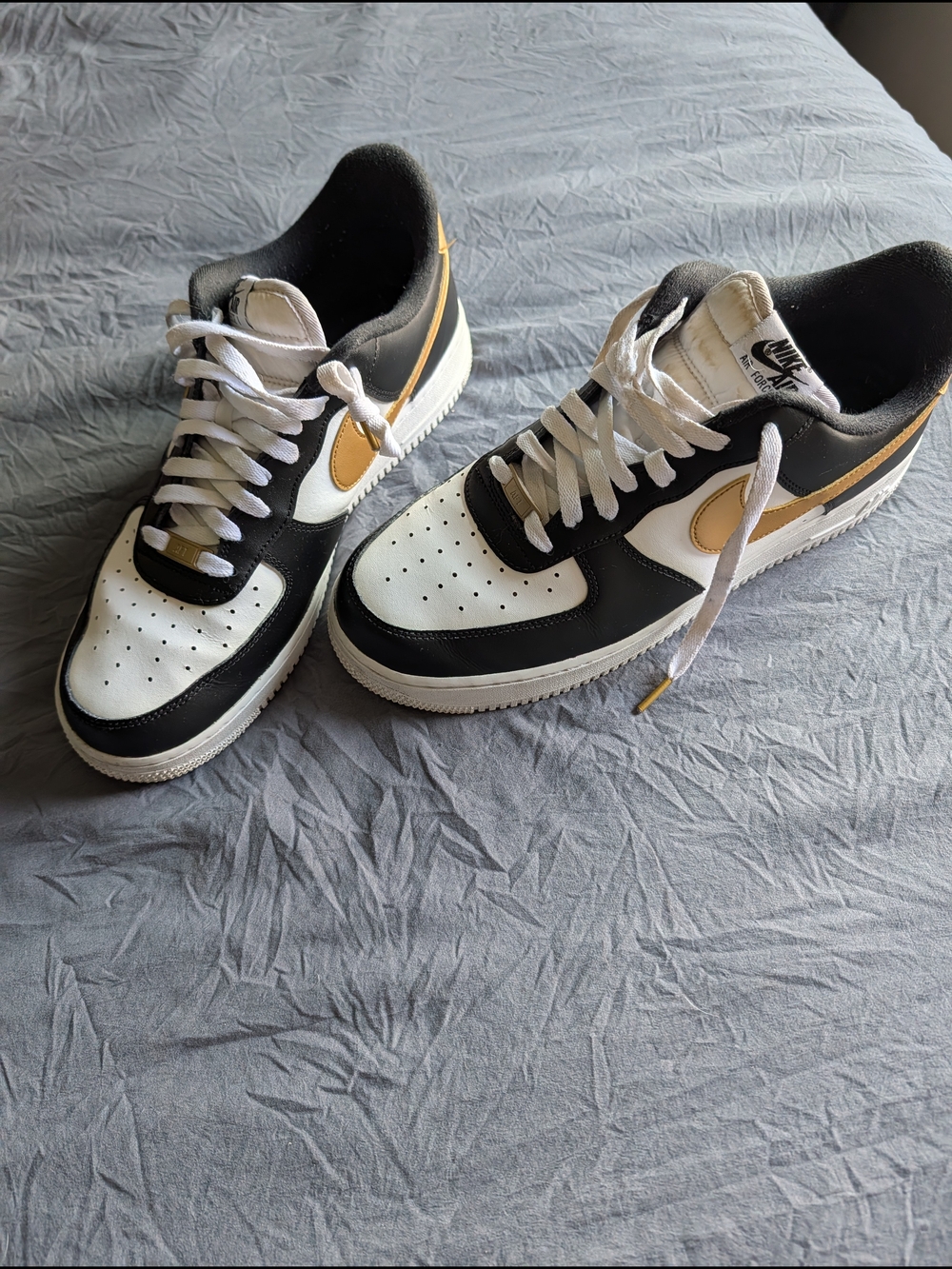 Nike Air Force 1 Low - Black, White & Gold